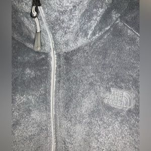 Light grey ‘The North Face’ jacket